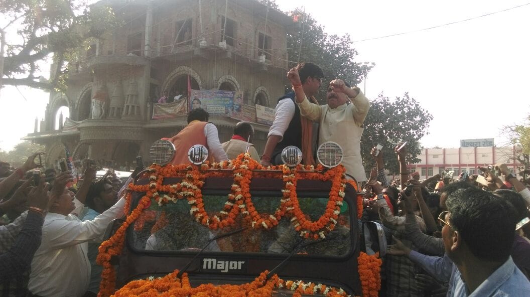 ravi kishan road show in ballia