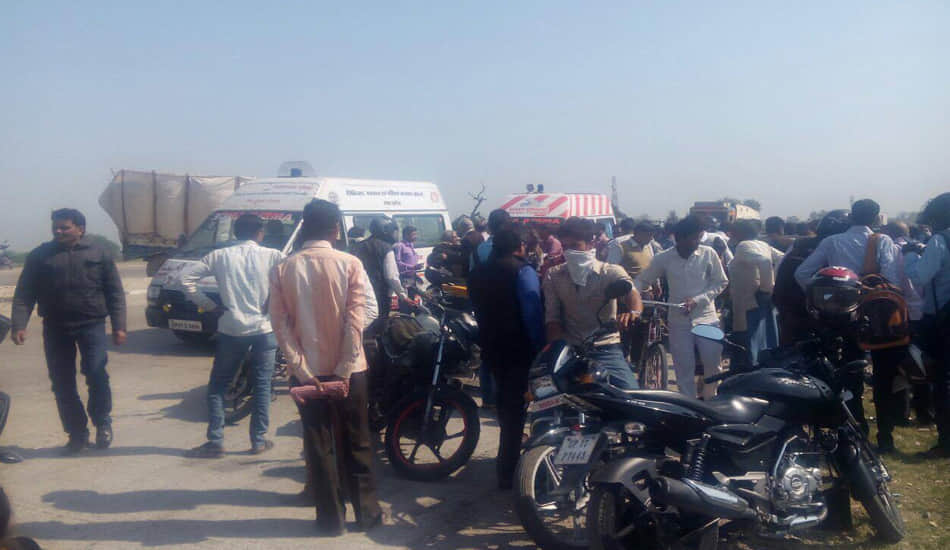 five injured in road accident at kanpur