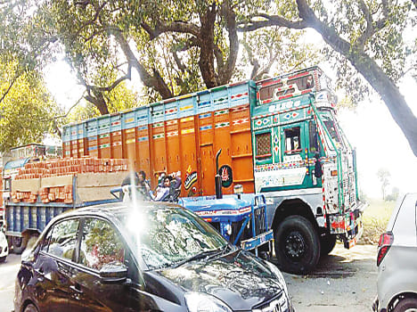 road block due to railway gate closed