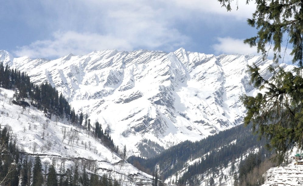 Fresh snowfall in Himachal, Read full Weather Updates.