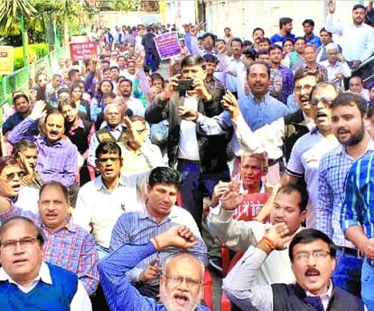 bankers on strike in uttar pradesh