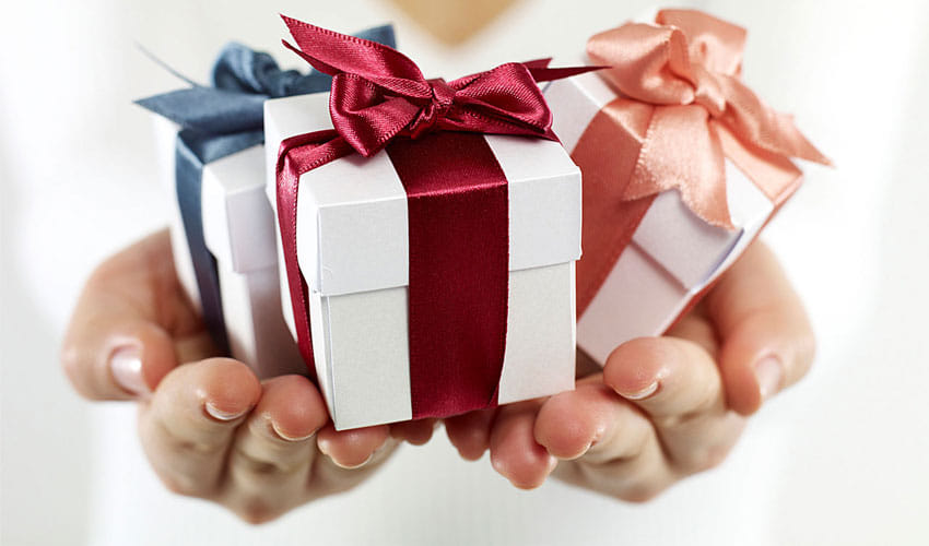 Don't Gift These Items To Anyone, Otherwise Bad Luck Will Follow You