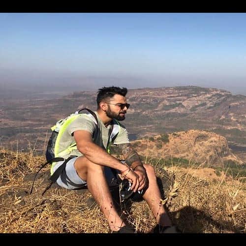virat kohli and team india hoisted tiranga at mountain
