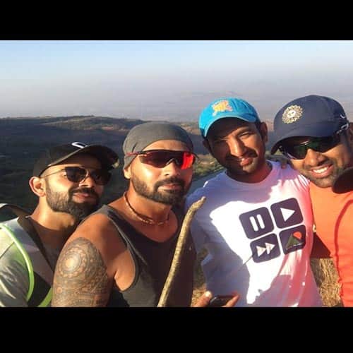 virat kohli and team india hoisted tiranga at mountain