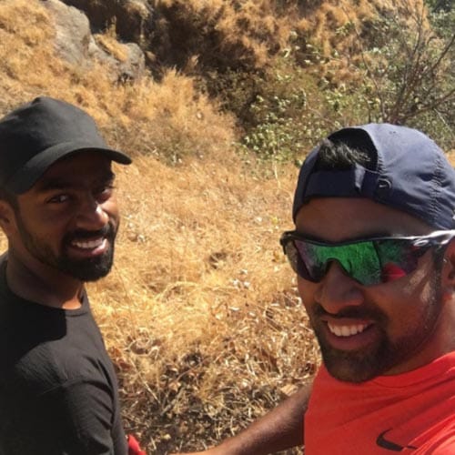 virat kohli and team india hoisted tiranga at mountain