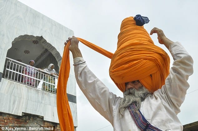 Avtar Singh Mauni wears the world's heaviest and longest turban, punjab news