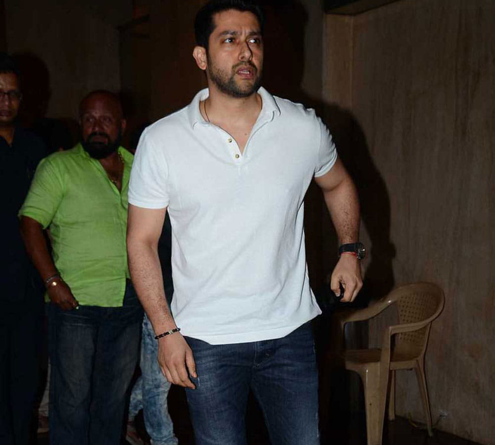suniel shetty father funeral bollywood celebrities pays tribute