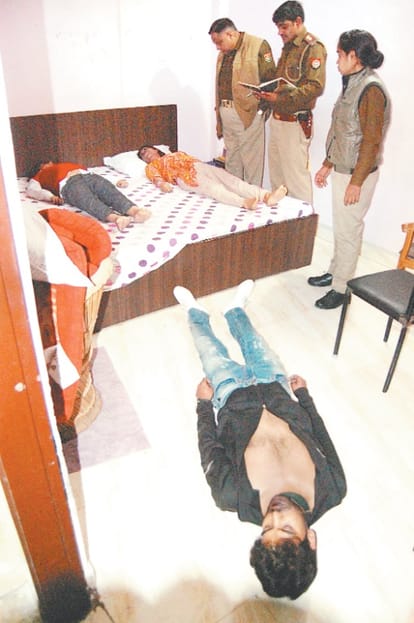 suicide in meerut sastrinagar