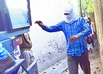 rape accused inspetor surrender in court