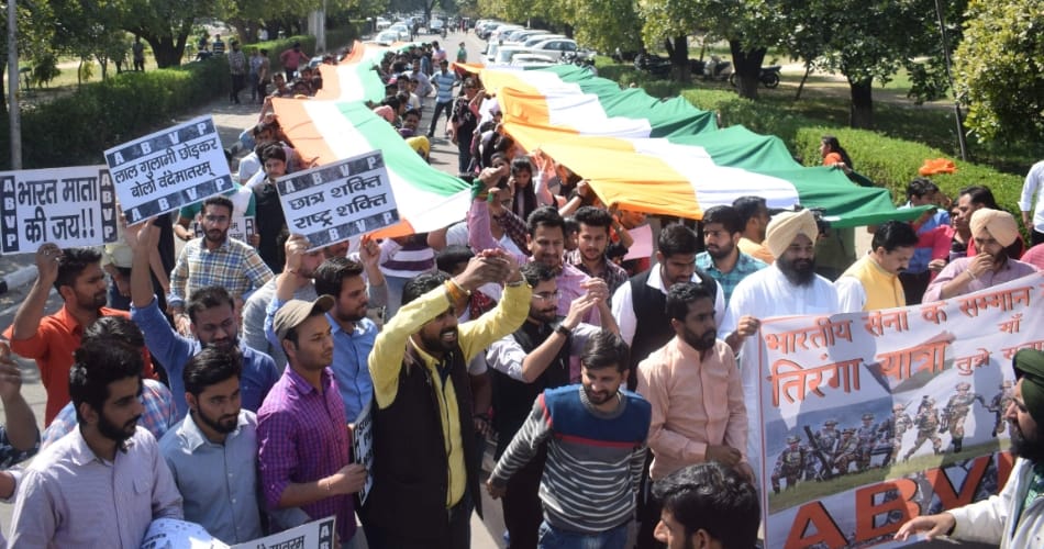 ABVP protest in punjab university, tiranga yatra in pu
