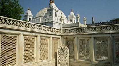 Aurangzeb also have been arrested in love
