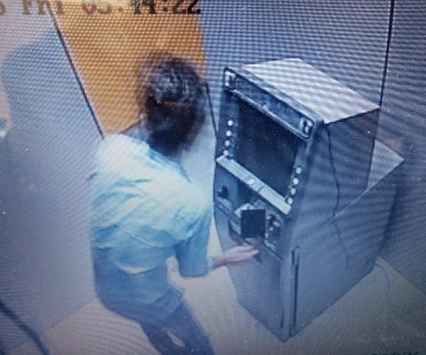 theft in atm in Lucknow.
