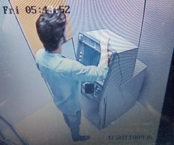 theft in atm in Lucknow.