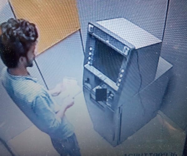theft in atm in Lucknow.