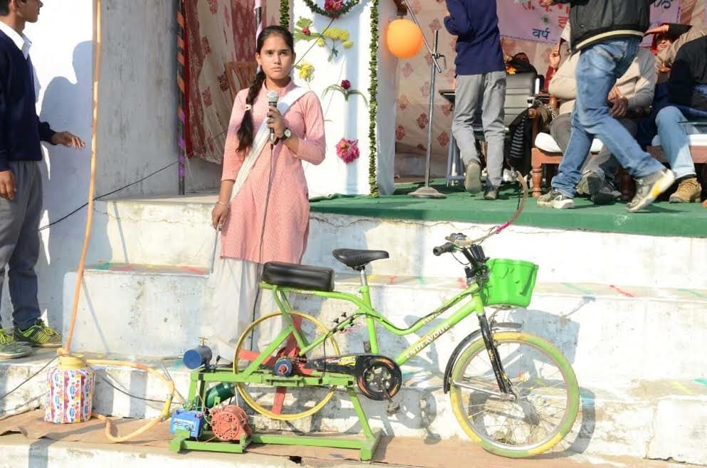 Himachali Girl Dipika Will Show Her Model At President House New Delhi.