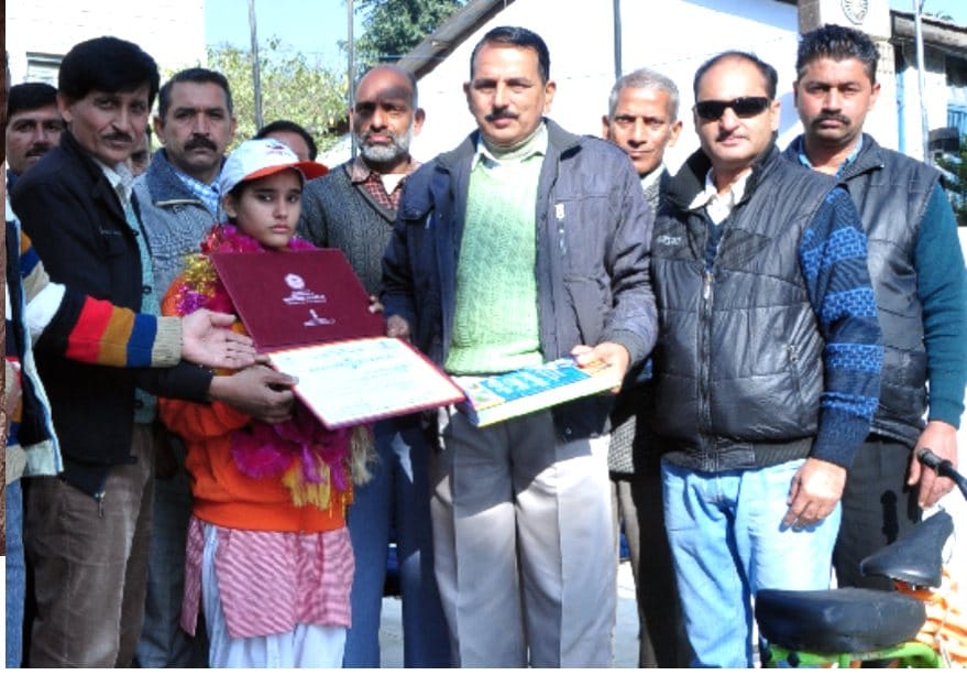 Himachali Girl Dipika Will Show Her Model At President House New Delhi.