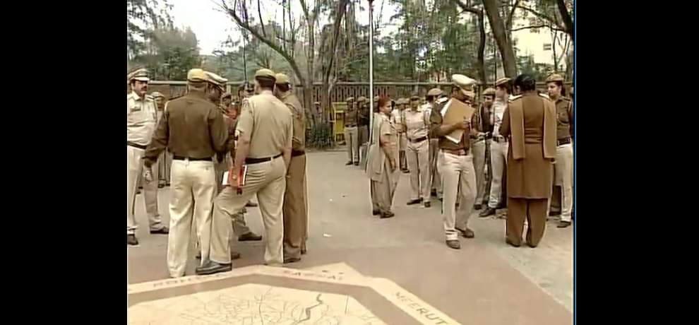 Delhi: ABVP holds protest march outside North Campus' Art Faculty RamjasRow