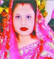 Family members said the rupee went and took jewelry Kirayedarni