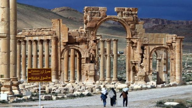 government forces is trying to pull Palmyra on their side