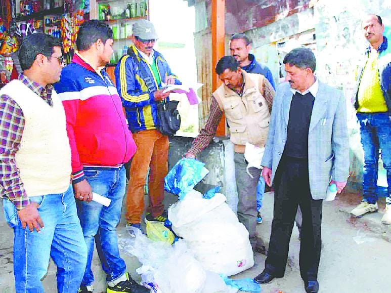 Keep polythene fined 12 thousand