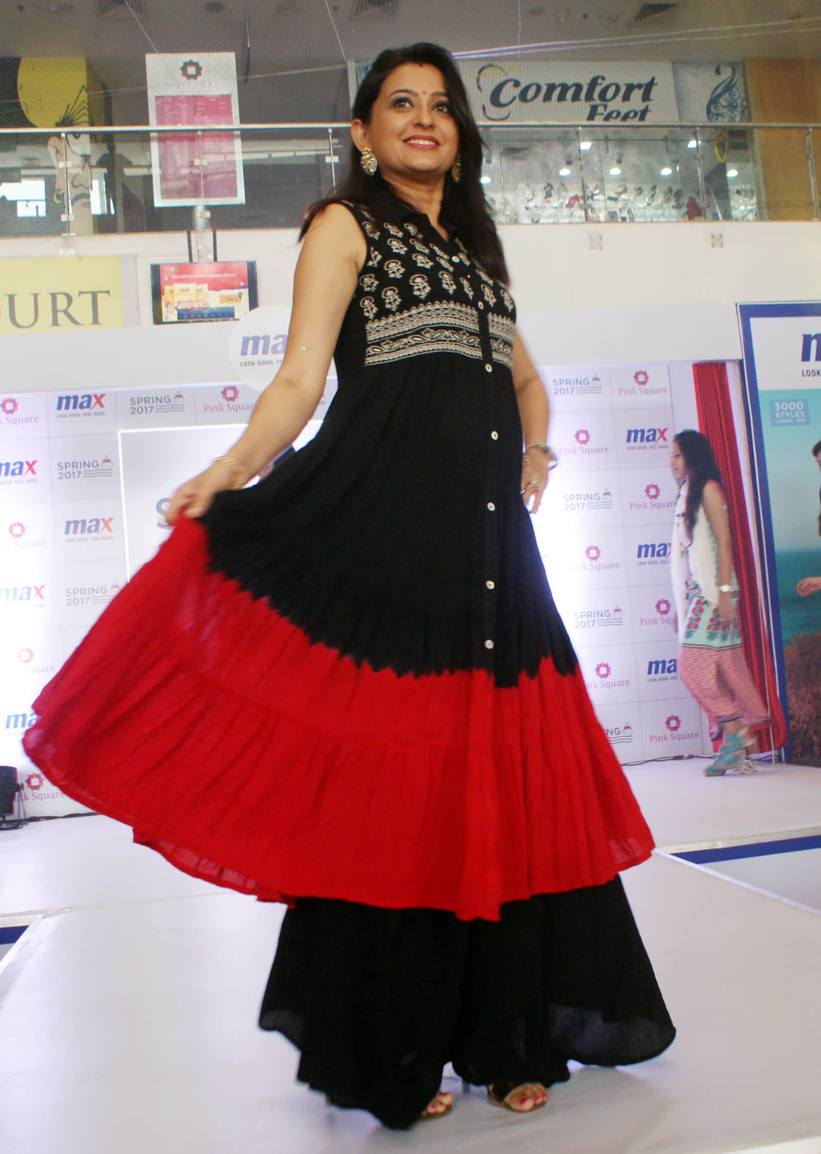 fashion retail store inaugrate by balika vadhu fame smita bansal