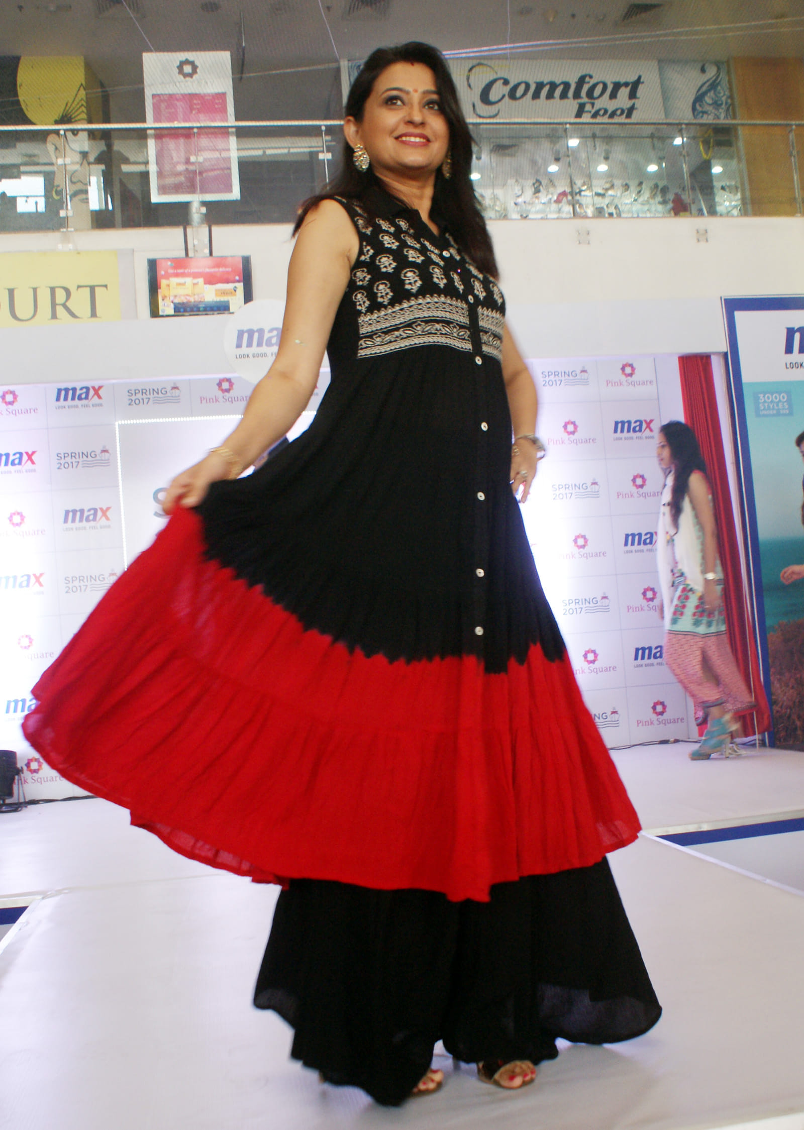 fashion retail store inaugrate by balika vadhu fame smita bansal