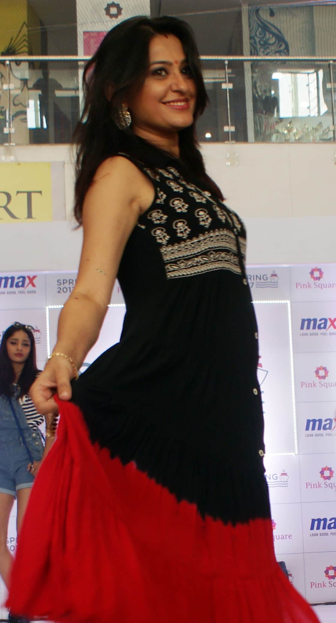 fashion retail store inaugrate by balika vadhu fame smita bansal