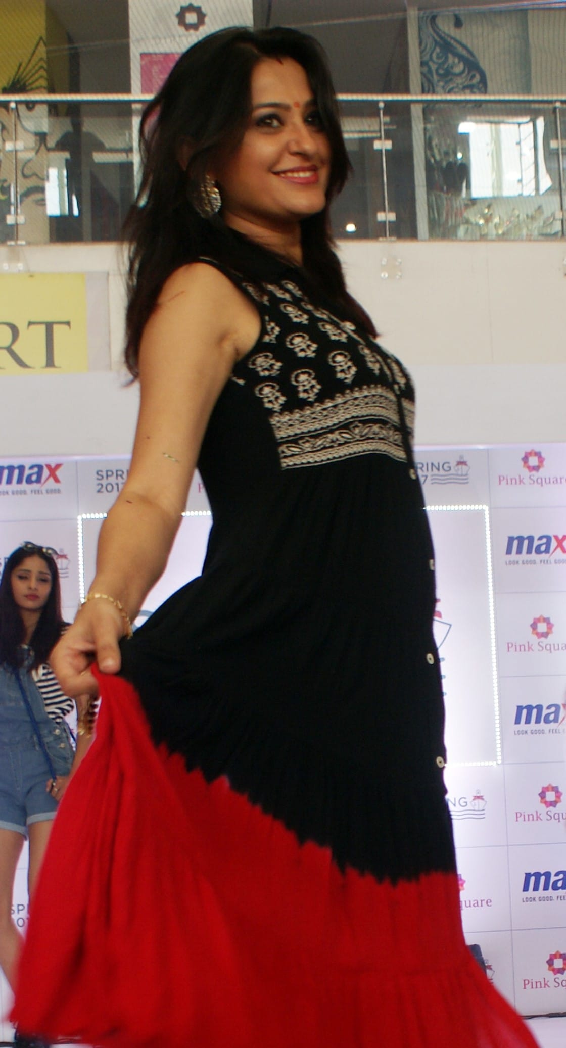 fashion retail store inaugrate by balika vadhu fame smita bansal