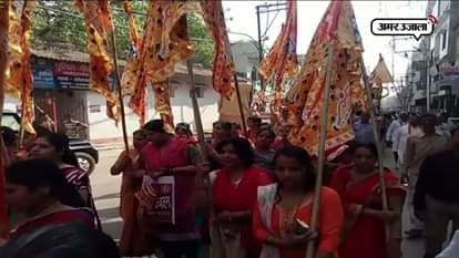 Grand procession with prayers and devotional songs in Allahabad
