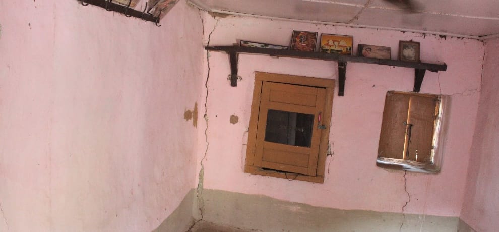 cracks in the walls of houses due to blasting for construction of fourlane road in swarghat himachal