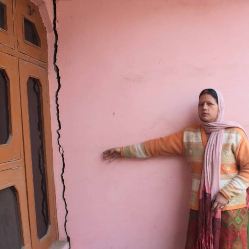 cracks in the walls of houses due to blasting for construction of fourlane road in swarghat himachal