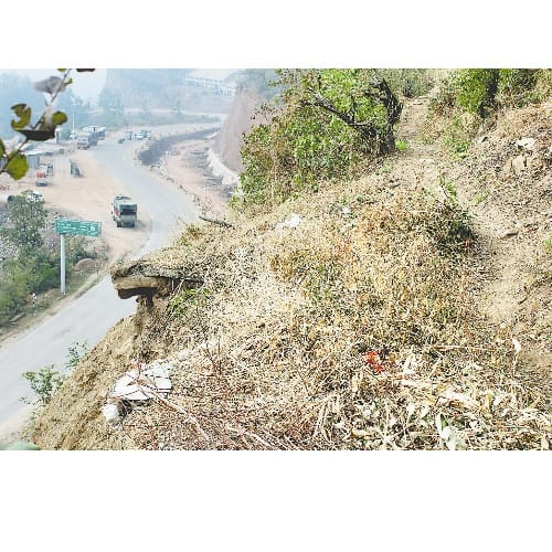 cracks in the walls of houses due to blasting for construction of fourlane road in swarghat himachal