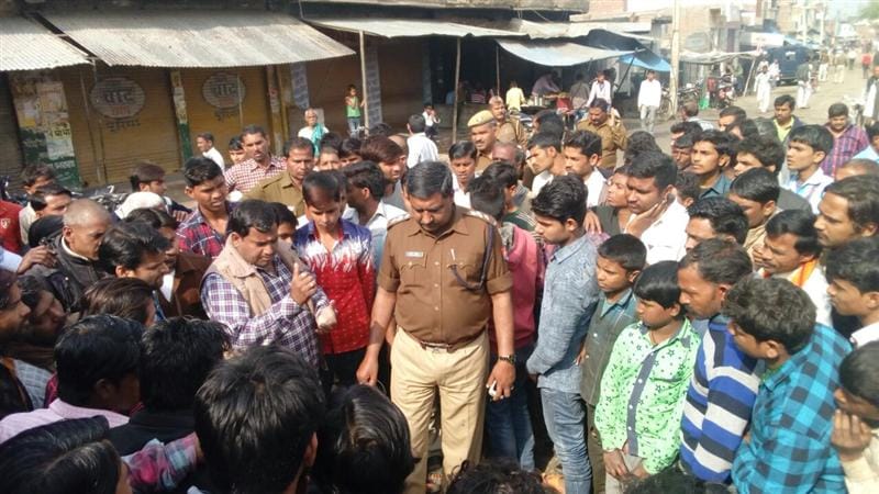 Four stores in the roof cut theft, jam imposed