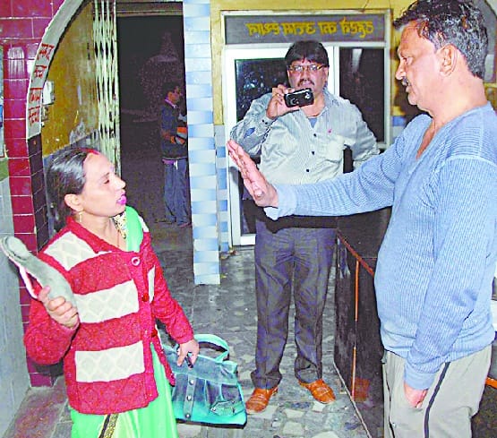 Slippers keeper beaten woman
