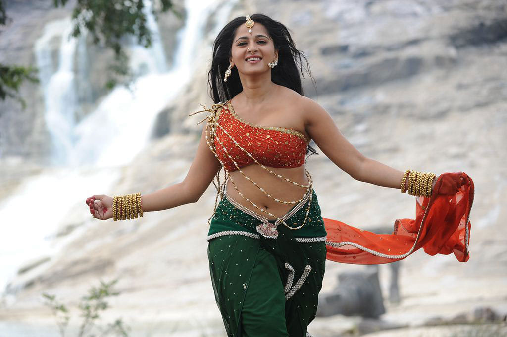 anushka shetty gives reason why she was replaced by shraddha kapoor in saaho
