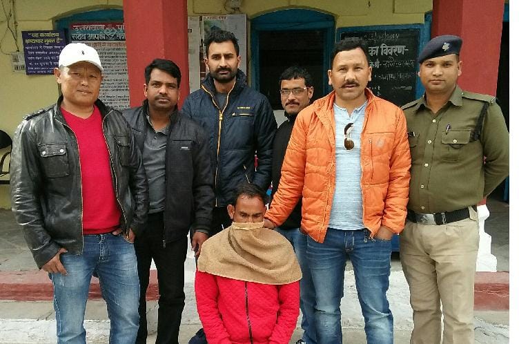 Caught with hashish, bikes seized
