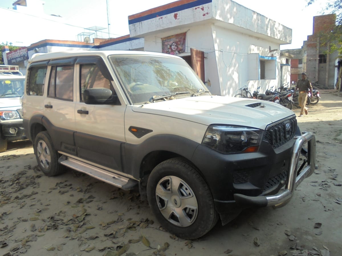 DM-SP attempted to stop the car, six arrested