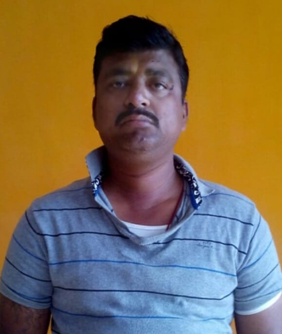 varanasi crime branch caught false Daroga
