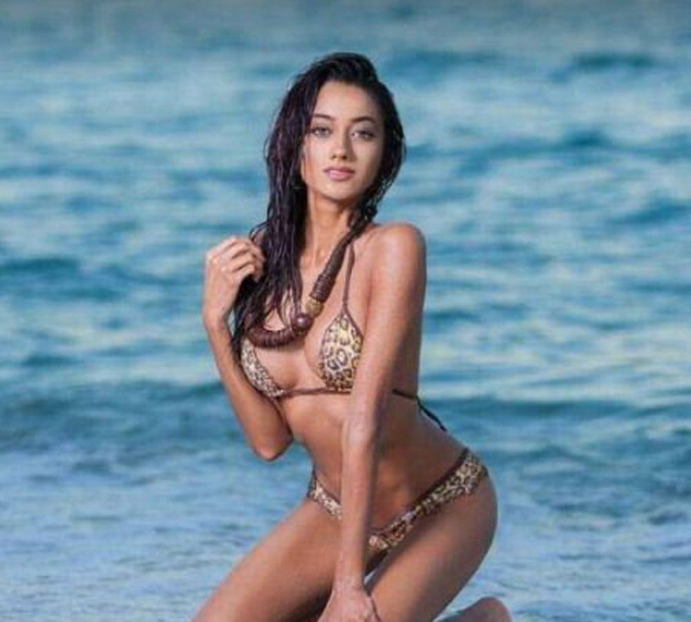 ramina ashfaque bikini photos goes viral 