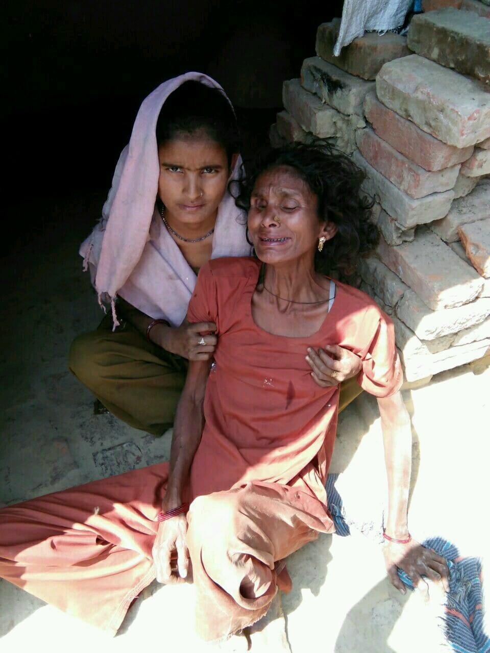 people burn woman alive in gonda