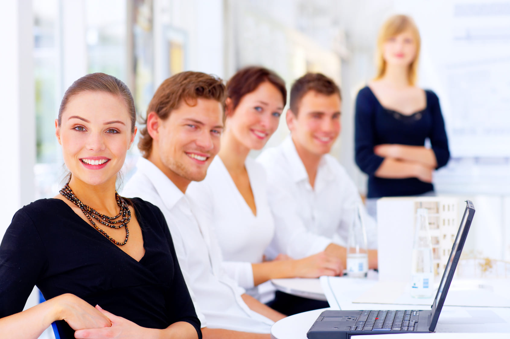 the new india assurance company limited calls application for assistant
