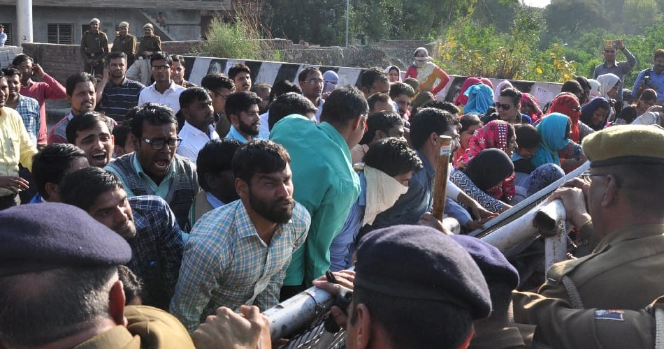 lathi charge on Extension lecturer in panchkula, city news