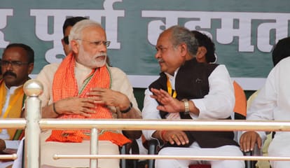 pm modi target sp-congress aliiance in mirza pur, hit corruption