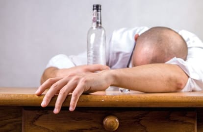 नशे की हालत में स्कूल पहुंचे शिक्षक को किया निलंबित - Teacher Reached School  In Drunken State. - Amar Ujala Hindi News Live