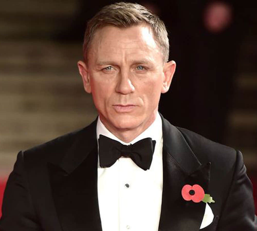 daniel craig carged 1000 crore rupees for a film