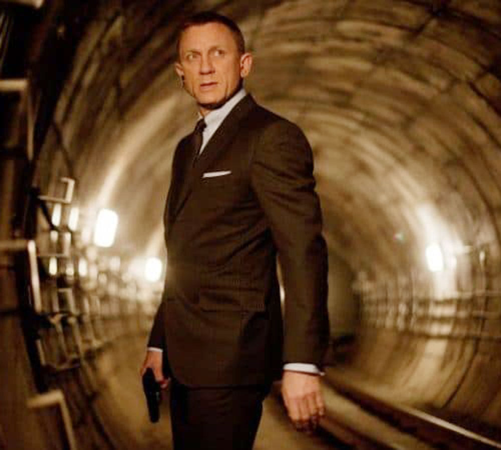 daniel craig carged 1000 crore rupees for a film