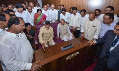 The Country would not be 'Dangal' in paperless and mikeless assembly 