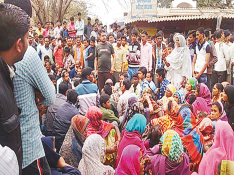 Traders took to the road, a three-hour jam