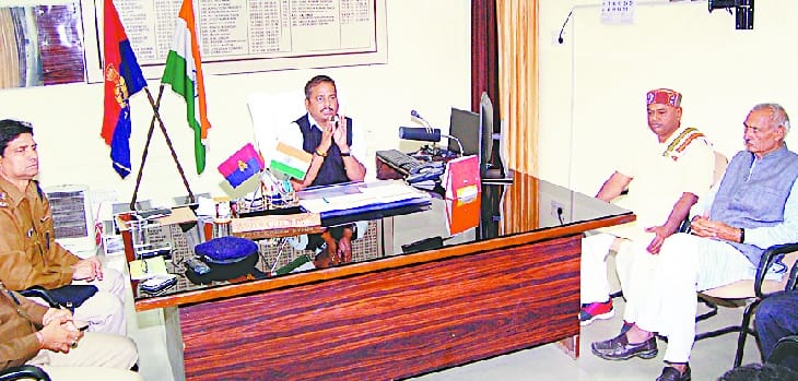 Committee on the back foot, would not Mahapanchayat