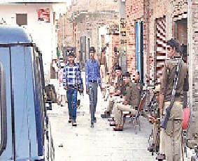 chadhat ke dauran sangharsh pathrav